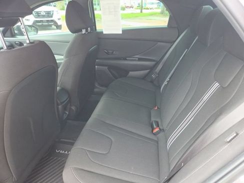 Used 2025 Hyundai Elantra Sport FWD image 12