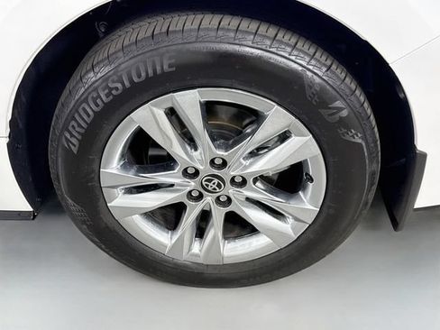 Certified 2026 Toyota Sienna Limited FWD image 34