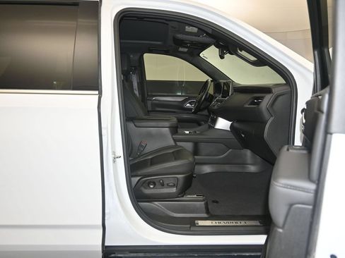 Certified 2024 Chevrolet Tahoe LT w/ LT Signature Package AWD/4WD image 31