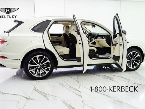 Certified 2023 Bentley Bentayga Plug-In Hybrid AWD/4WD image 11