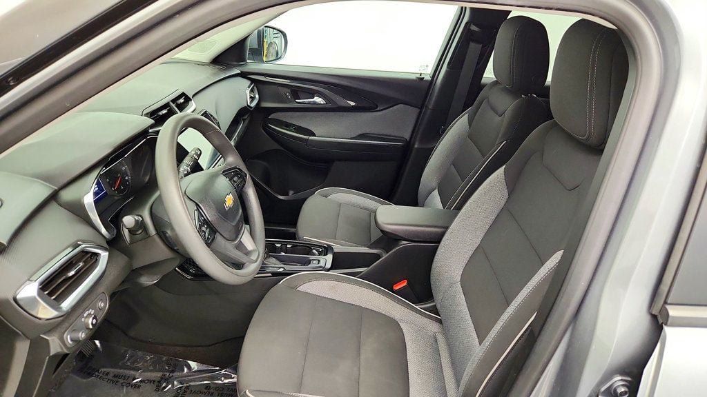 Used 2023 Chevrolet TrailBlazer LT w/ Convenience Package AWD/4WD image 18