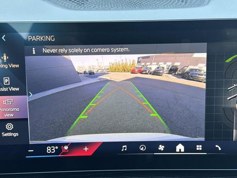 Used 2025 BMW X5 xDrive50e w/ M Sport Package image 23