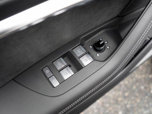 Used 2025 Audi RS 7 Performance image 11