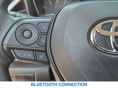 Used 2025 Toyota Corolla LE w/ LE Premium Package FWD image 19
