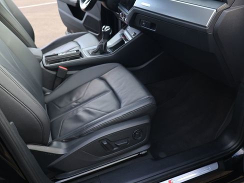 Used 2024 Audi Q3 2.0T Premium image 30