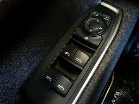 Used 2025 Chevrolet Silverado 1500 LT AWD/4WD image 21
