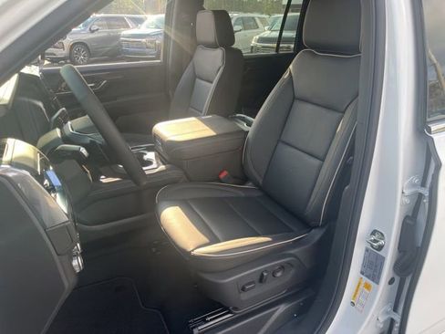 New 2026 GMC Yukon XL Elevation image 15