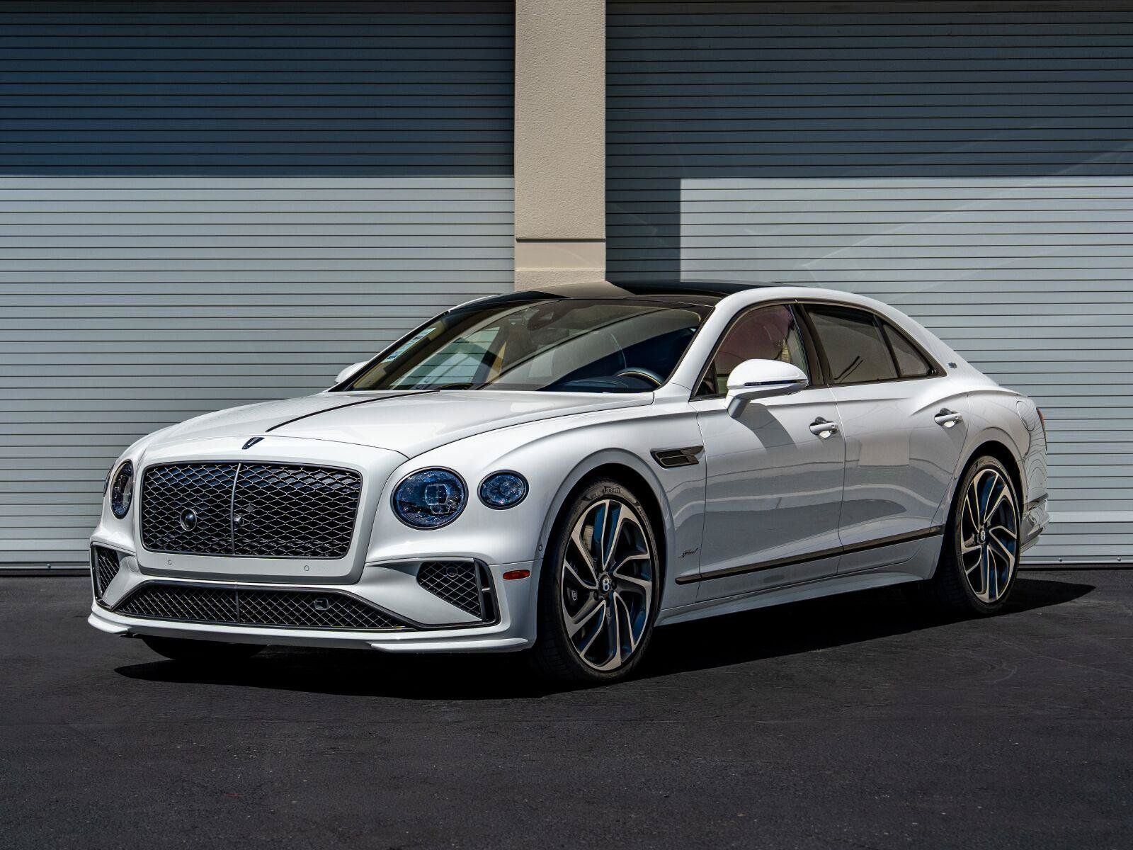 Used 2025 Bentley Flying Spur Plug-In Hybrid AWD/4WD image 3