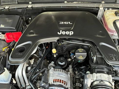 Used 2020 Jeep Gladiator Sport w/ Quick Order Package 24S AWD/4WD image 46
