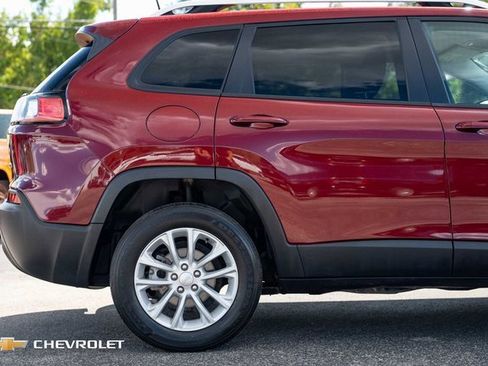 Used 2021 Jeep Cherokee Latitude image 5