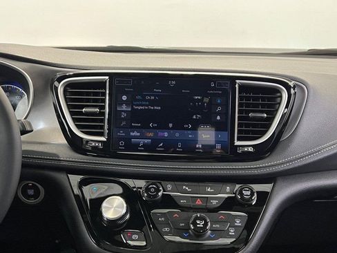 New 2026 Chrysler Pacifica Select image 17