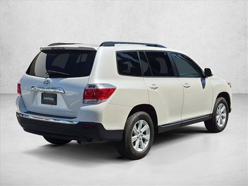 Used 2013 Toyota Highlander Plus FWD image 5