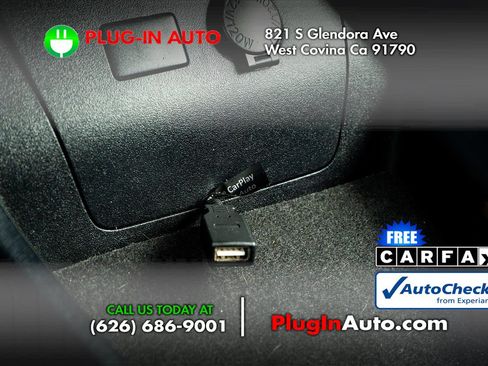 Used 2012 Toyota Prius Three w/ Solar Roof Pkg FWD image 25