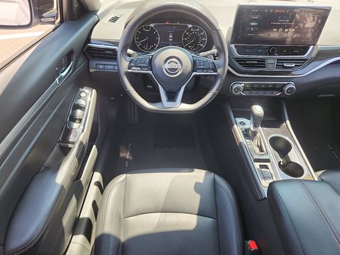 Used 2024 Nissan Altima 2.5 SR w/ SR Premium Package AWD/4WD image 11