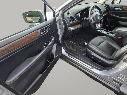 Used 2015 Subaru Outback 3.6R Limited image 19