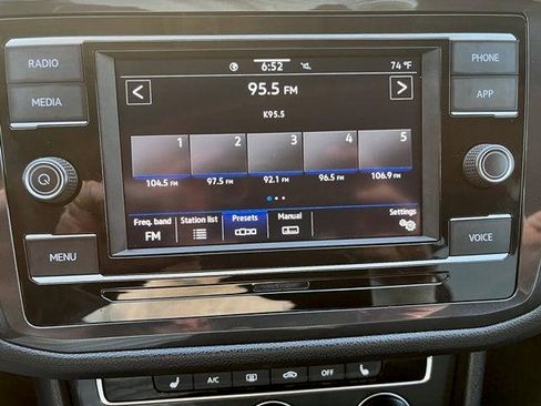 Used 2022 Volkswagen Tiguan S FWD image 11