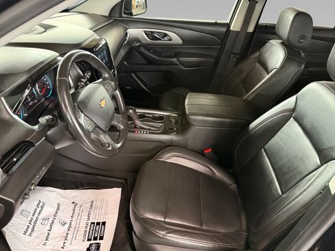Used 2019 Chevrolet Traverse LT w/ LT Premium Package AWD/4WD image 11