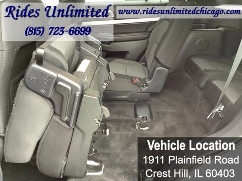 Used 2017 Ford Explorer XLT AWD/4WD image 34