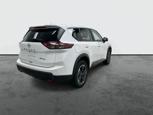 Used 2024 Nissan Rogue SV AWD/4WD image 3