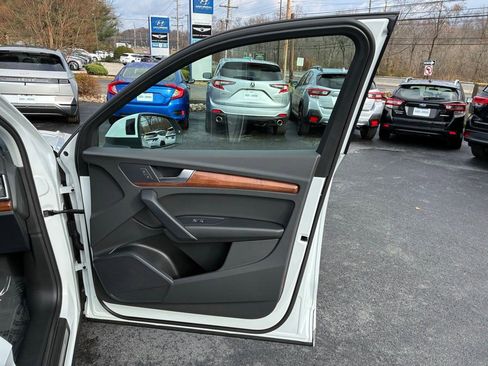 Used 2023 Audi Q5 2.0T Premium w/ Convenience Package image 47