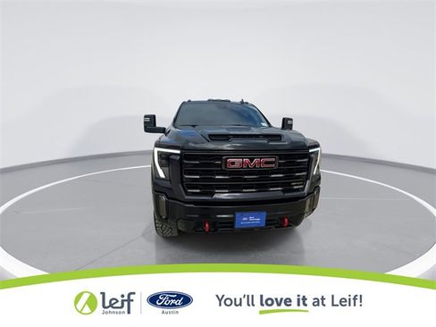 Used 2024 GMC Sierra 2500 AT4X image 3