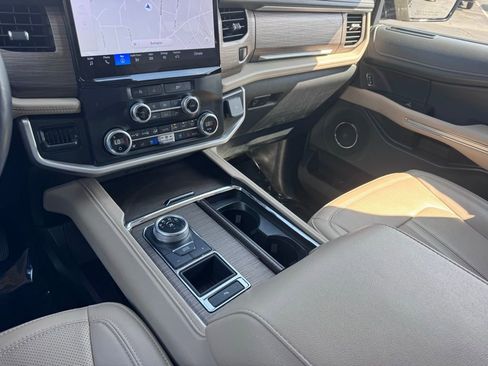 Used 2024 Ford Expedition Max Limited RWD image 38