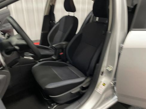 Used 2025 Nissan Versa SV w/ Trunk Package FWD image 31