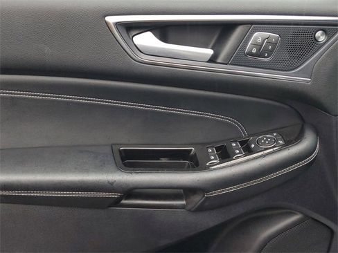 Certified 2020 Ford Edge Titanium image 9