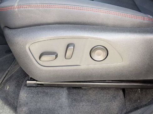 Used 2026 Chevrolet Traverse RS FWD image 19