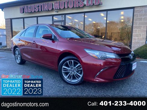 Used 2017 Toyota Camry SE image 1