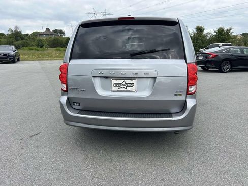 Used 2019 Dodge Grand Caravan GT FWD image 4