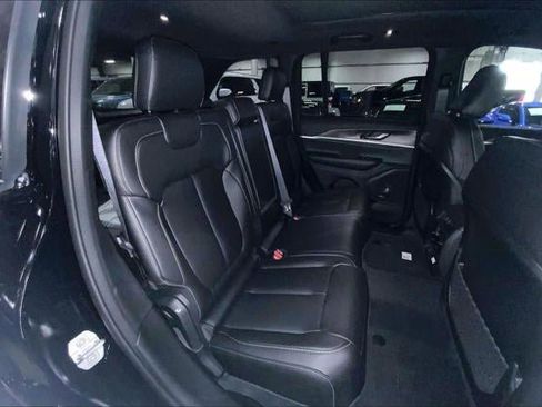 New 2025 Jeep Grand Cherokee Limited w/ Black Appearance Package image 49