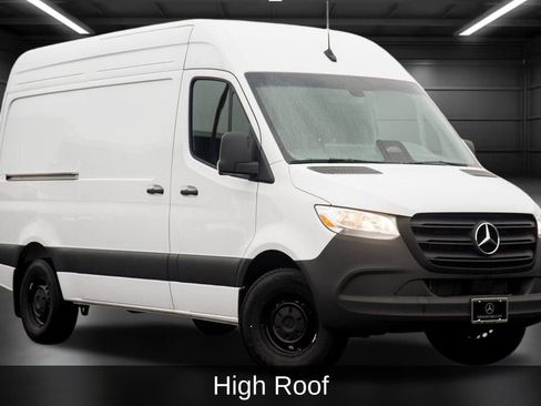 Used 2025 Mercedes-Benz Sprinter 2500 image 3