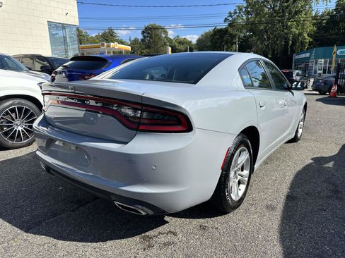 Used 2022 Dodge Charger SXT w/ Leather Interior Group image 2