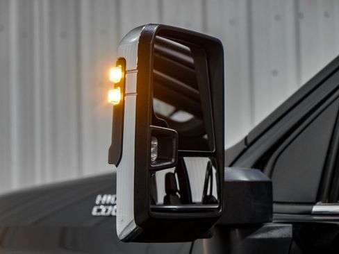 Used 2024 Chevrolet Silverado 2500 High Country w/ High Country Premium Package image 40