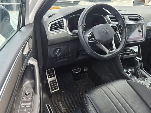 Used 2022 Volkswagen Tiguan SE R-Line image 7