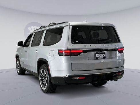 Used 2022 Jeep Wagoneer Series III w/ Premium Group I image 14