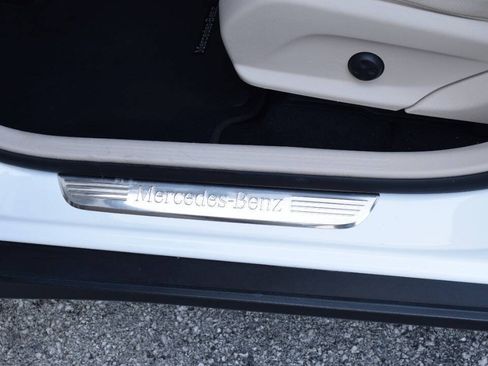 Used 2021 Mercedes-Benz GLC 300 image 25