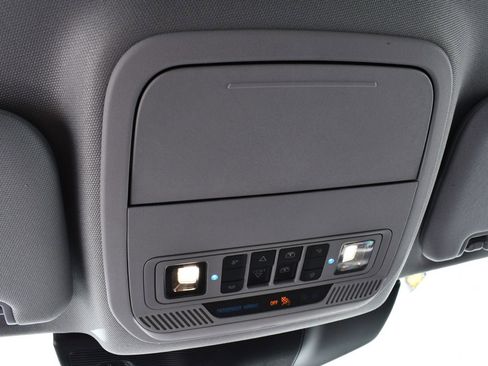 Used 2022 Ford Explorer XLT w/ Equipment Group 202A image 36