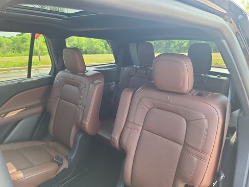 Used 2025 Lincoln Aviator Reserve w/ Equipment Group 201A AWD/4WD image 37