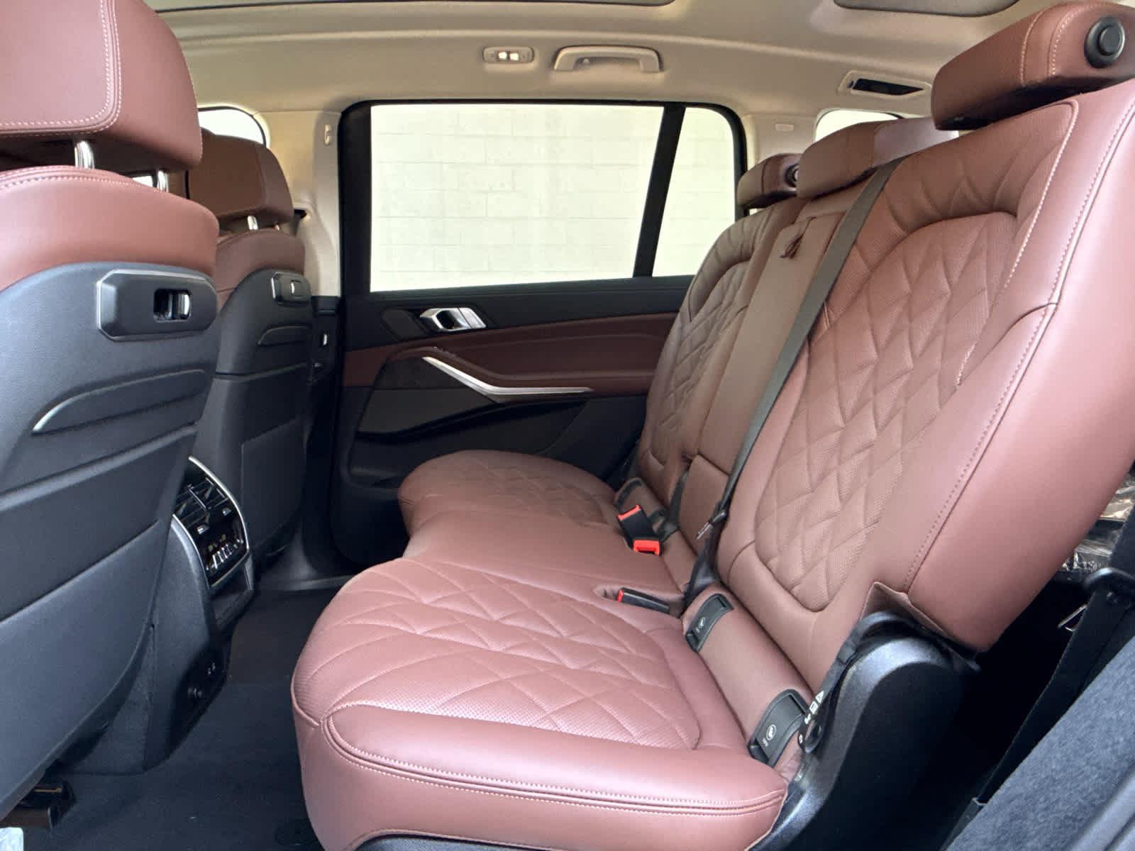 Used 2026 BMW X7 xDrive40i w/ Premium Package AWD/4WD image 16