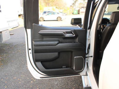 Used 2024 Chevrolet Silverado 1500 LTZ AWD/4WD image 17