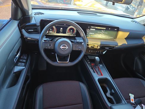 Used 2025 Nissan Kicks SR image 8