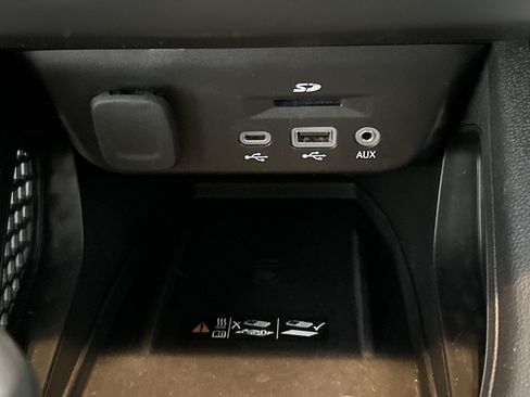 Used 2022 Chevrolet TrailBlazer RS w/ Technology Package AWD/4WD image 18