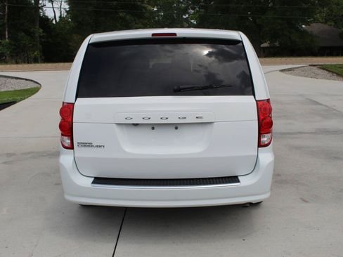 Used 2020 Dodge Grand Caravan SE FWD image 23