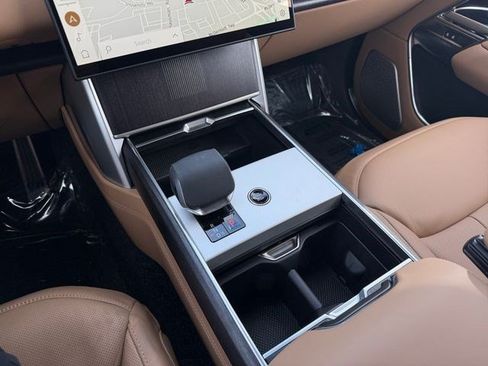 New 2026 Land Rover Range Rover Autobiography AWD/4WD image 24