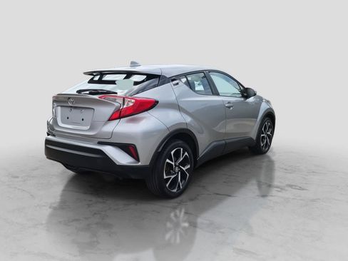 Used 2019 Toyota C-HR XLE FWD image 8