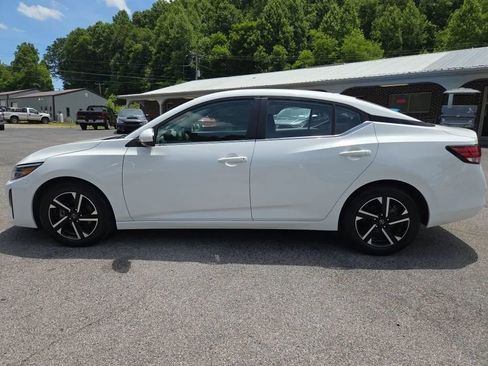 Used 2024 Nissan Sentra SV FWD image 2
