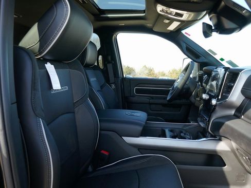 New 2026 RAM 2500 Laramie w/ Night Edition AWD/4WD image 10