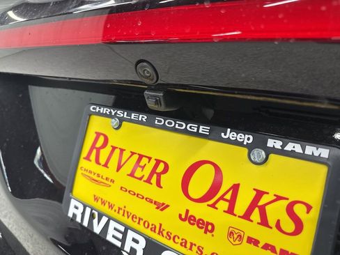 New 2026 Chrysler Pacifica Select image 7